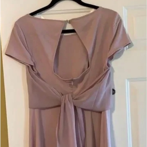 Med lavender dress. Great for wedding. Back can be tied/untied, you choose ❤️NWT - Picture 7 of 13